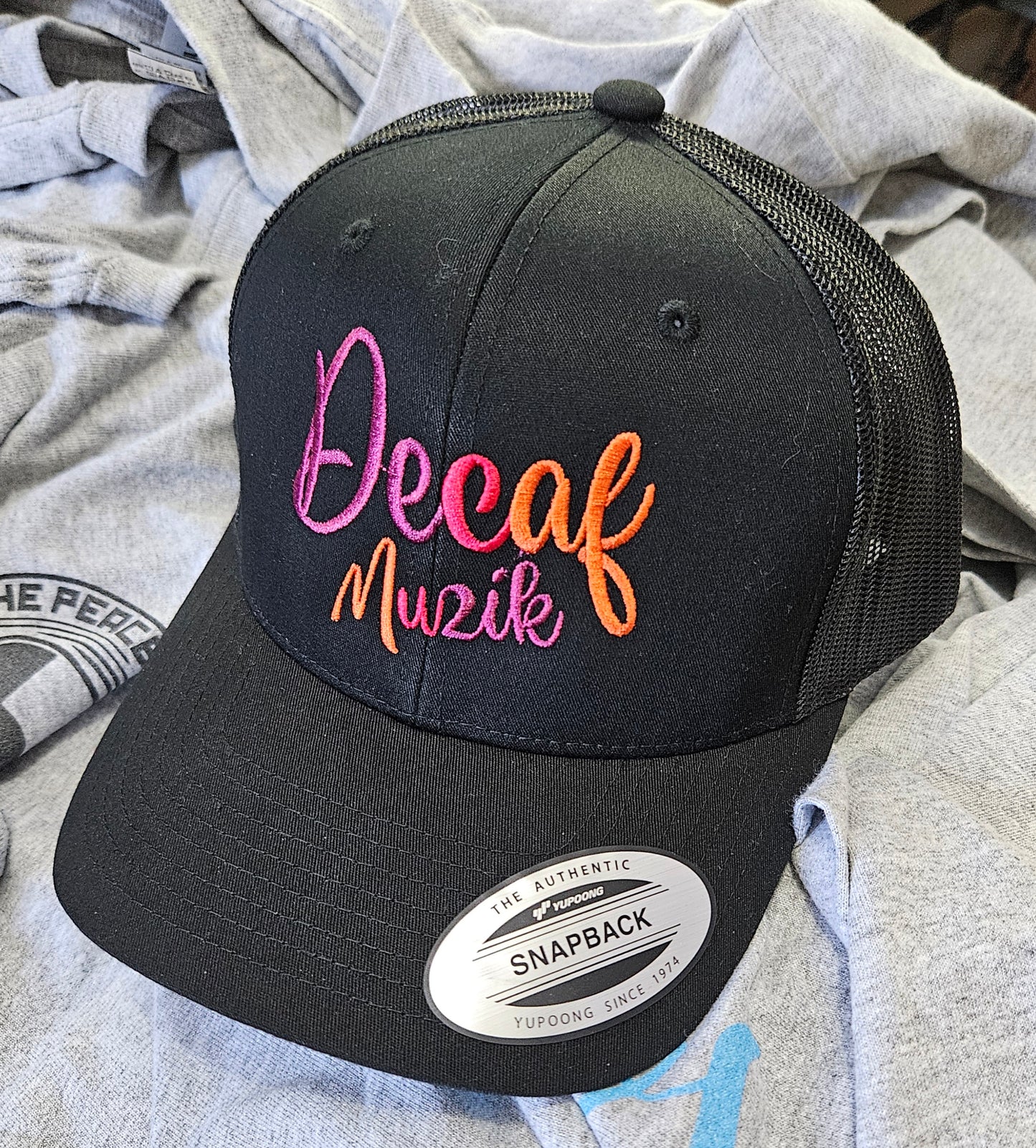 Decaf Muzik Hat